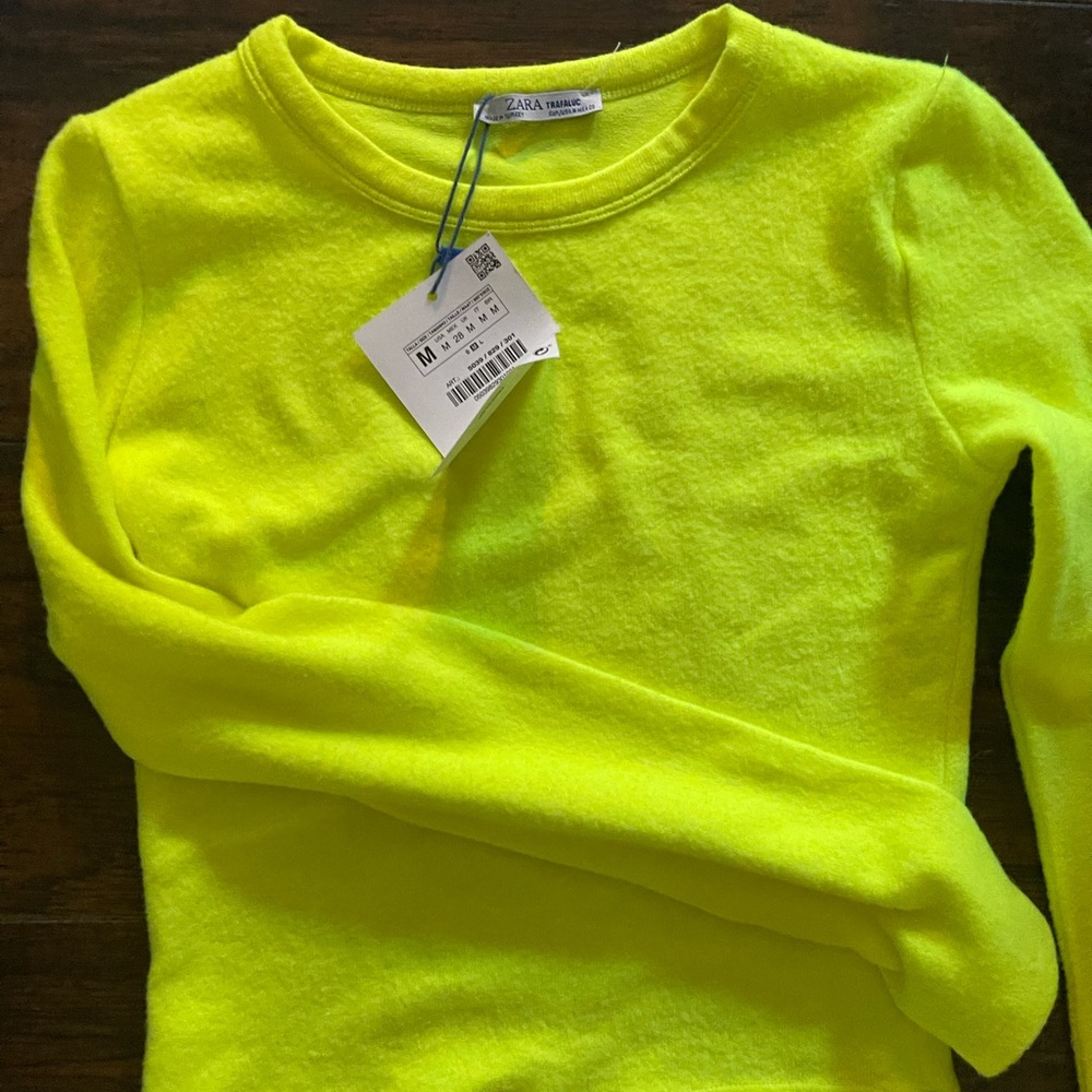 New with tags Crop sweater